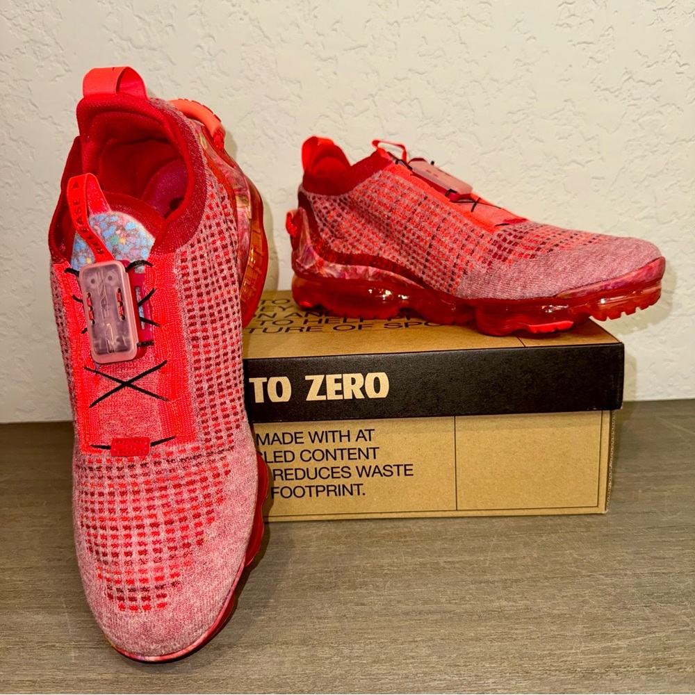 Nike Men’s Air VaporMax 2020 Flyknit, Team Red/Flash Crimson/Gym Red, Size 10.5